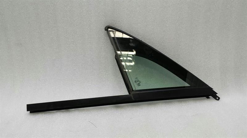 Porsche Cayenne 958 92A Righ Front 1/4 Glass 7P6845114 Door Panel 1/4 Front Right