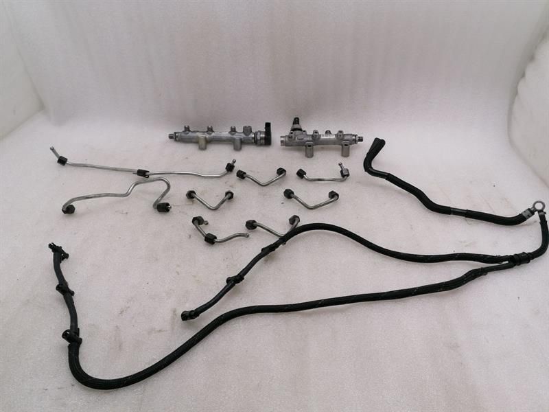 Porsche Cayenne 958 92a Fuel Rail 057130764AE Injection Strip Pipe Distributor SET