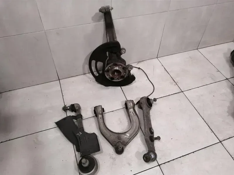 Mercedes SL R231 Left Front Hub Set A2313320701 Wheel Bearing Housing Front Left Set