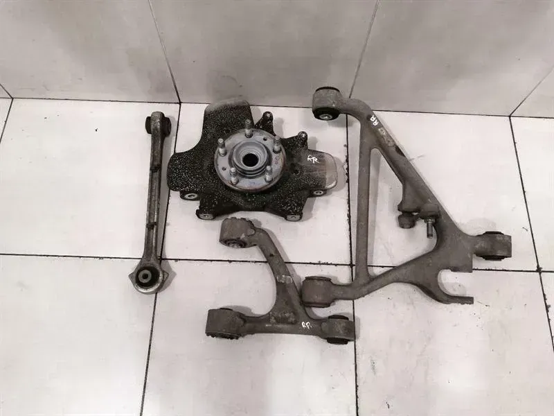 ASTON MARTIN VANTAGE V8 RRH Hub 8D33-5A970-AB Wheel Bearing Case Rear Right Set