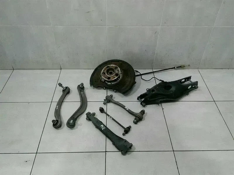 Mercedes CLS W218 Right Rear Hub A2123500241 Wheel Bearing Housing Rear RE Complete