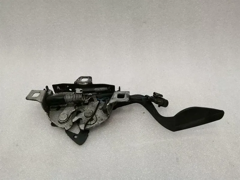 Maserati Quattroporte M139 Bonnet Lock 67278100 Bonnet Lock