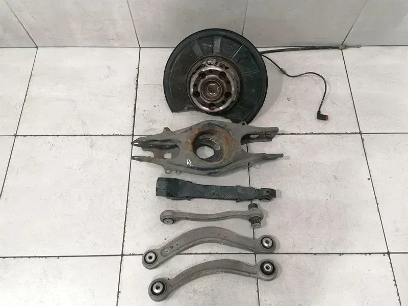 Mercedes CLS W218 Left Rear Hub Set A2123500141 Wheel Bearing Housing Rear Li Set