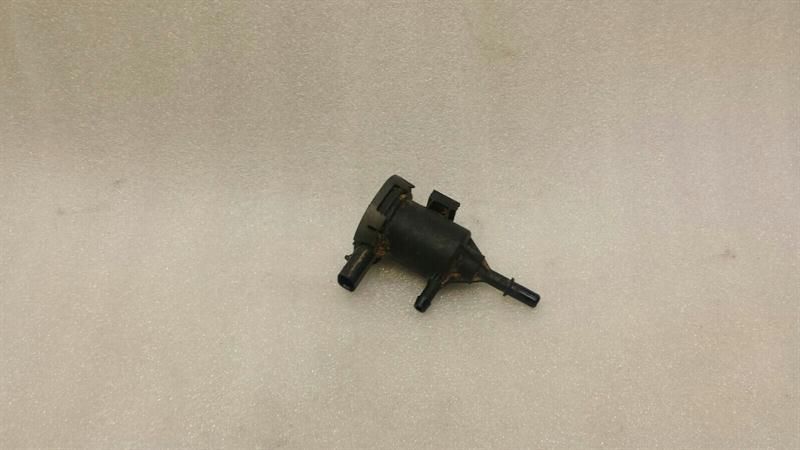 Mercedes CLS W218 Purge Valve A0014760532 Regenerator Valve