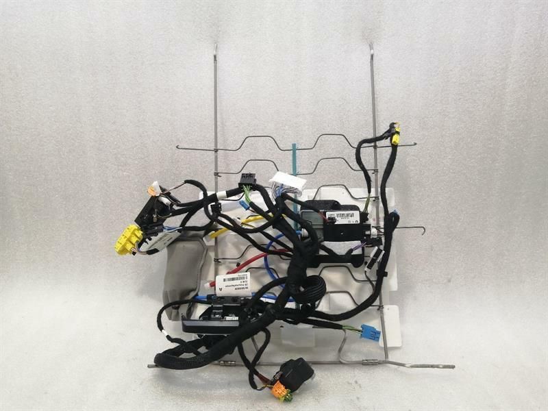 Mercedes CLS W218 FLH Lumbar A0009105102 front left seat lumbar support