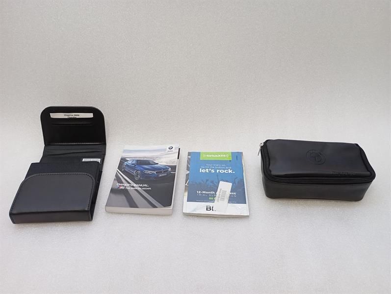BMW 5 SERIES F90 G30 M5 MANUAL SERVICE BOOKLET FIRST AID LEATHER LEATHER