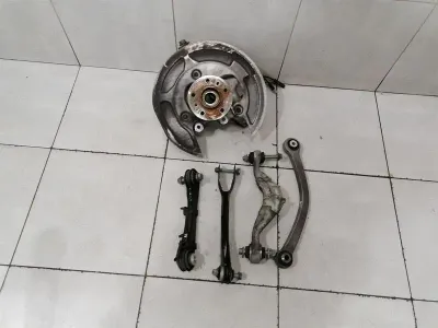 BMW Seria 5 F90 G30 M5 Piasta tylna prawa 33307857066 Obudowa łożyska koła tylna prawa