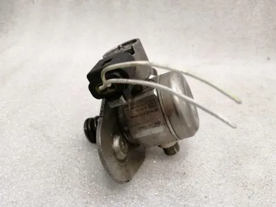 BMW M5 LCI M6 S63 F10 Горивна помпа Механична 7599865 Горивна помпа