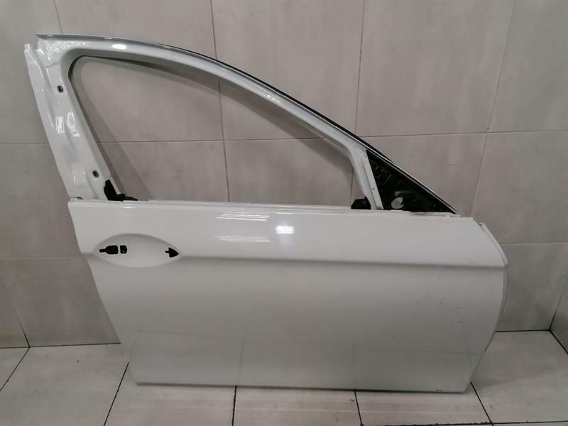 BMW 5 M5 F10 right front door 41007206108 door front right alpine white 3