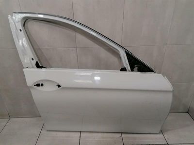 BMW 5 M5 F10 right front door 41007206108 door front right alpine white 3