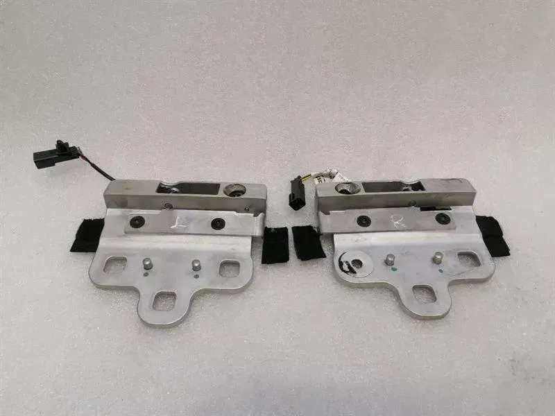 Ferrari 458 F142 Spider Front Latch Striker Set 83977900 Convertible Roof Lock