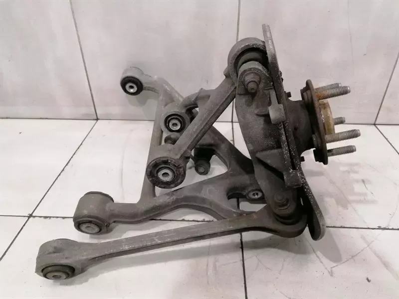 ASTON MARTIN VANTAGE V8 Right Rear Hub 8D33-5A970-AB Wheel Bearing Case Rear Re