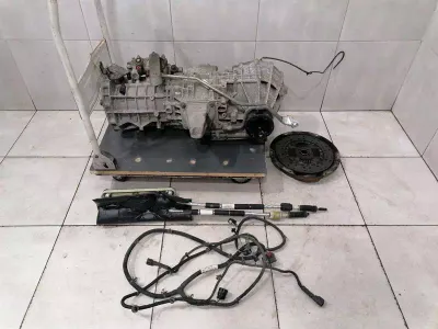 ASTON MARTIN VANTAGE V8 Коробка передач 6G33-7002-AF 6-ступенчатая механическая