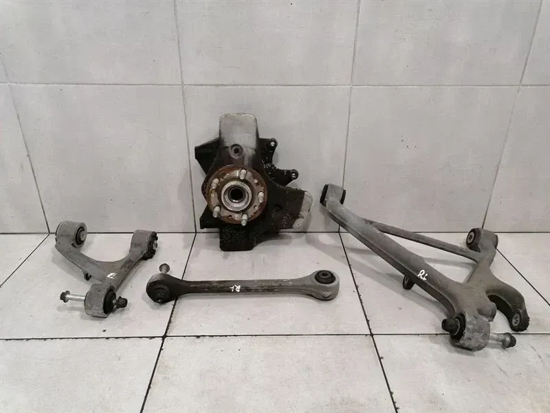 ASTON MARTIN VANTAGE V8 Left Rear Hub 8D33-5A971-AB Wheel Bearing Case Rear