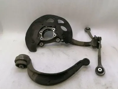 Audi RS5 8T vänster fram nav 8K0407257G Hjullagerhus fram vänster SET