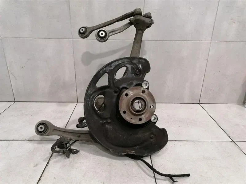 Audi RS5 8T Left Front Hub 8K0407257A Wheel Bearing Housing Front Left