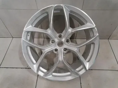 Ferrari GTC4 Front Wheel Alloy Wheel 327108 Alloy Wheel 8.5J X20 ET46.5