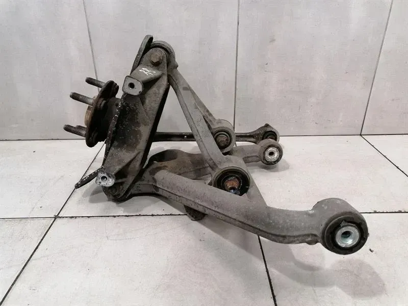 ASTON MARTIN VANTAGE Right Rear Hub 8D33-5A970-AB Wheel Bearing Case Rear Right