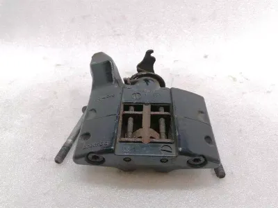 Суппорт тормозной задний правый Aston Martin Vantage V8 RRH 7G43-2C464-BB