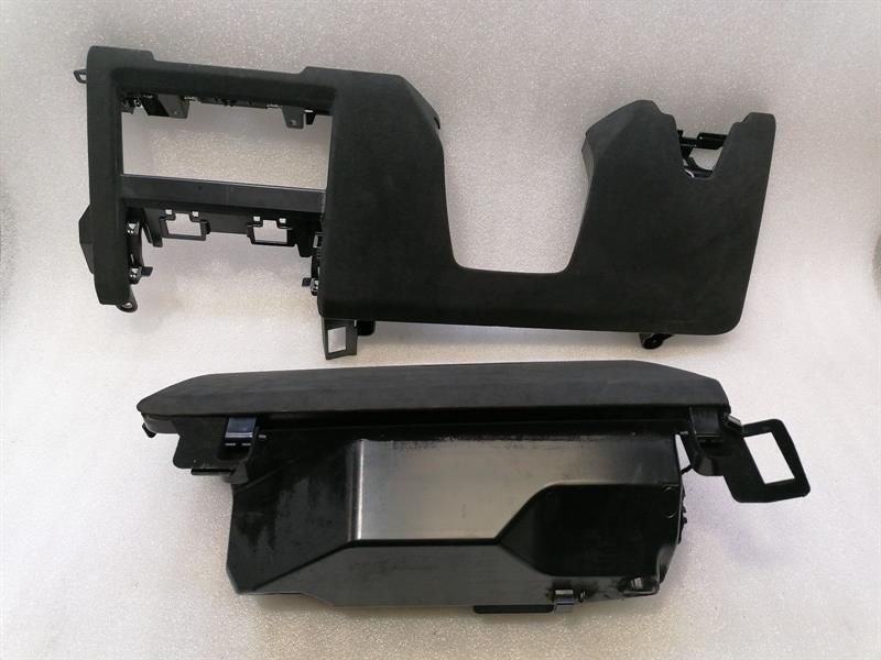 Porsche 911 992 GT3 GT3RS Glovebox Set 992857558C SET RIGHT HAND DRIVE