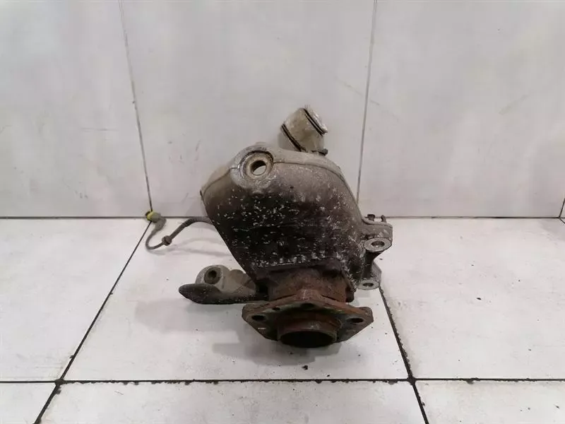 Maserati Granturismo M145 Right Front Hub 197118 Wheel Bearing Case Front Right