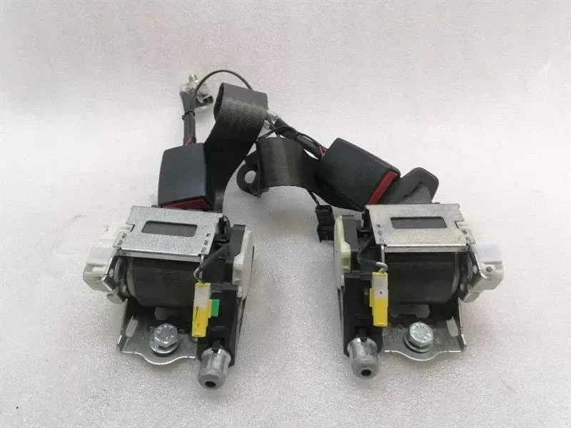 MASERATI GRANTURISMO M145 rear seat belt 80087091 seat belt rear belt