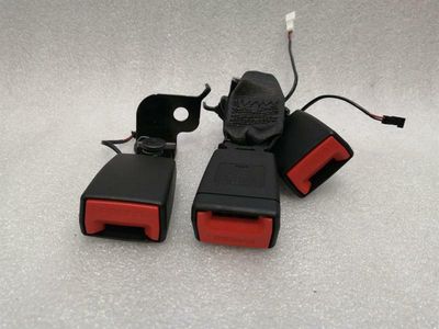 Пряжка ремня BMW X4 G02 7414288, задняя средняя пряжка ремня