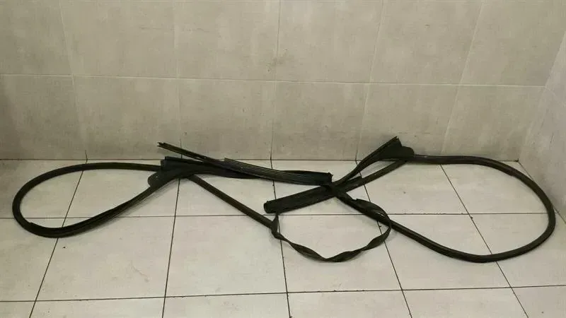 BMW 3 Series E46 M3 Convertible Windshield Seal 8233415 Seal Windscreen