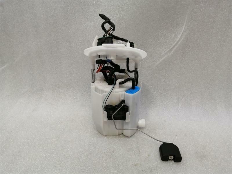 Mercedes C43 AMG W205 Fuel Pump Electric A2054704900 Fuel Pump M276