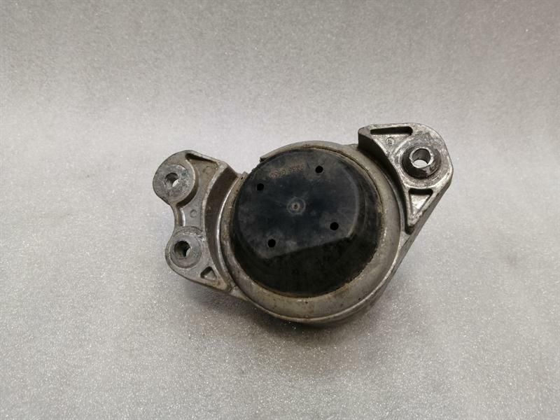 Mercedes C43 AMG W205 Left Engine Mount A2052404900 Engine Mount Left M276r