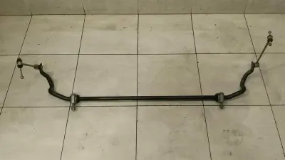 Mercedes E53 AMG W238 Stabilizators aizmugurē A2133267300 Aizmugurējais stabilizators 4Matic