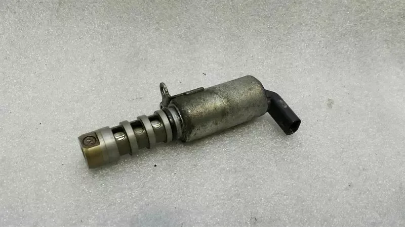 Audi S5 8T Solenoid Valve 06E109257L Control Valve Camshaft 3.0 TFSI