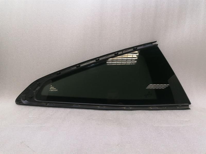 BMW 4 M4 G82 G22 right rear quarter glass 7482716 door window 1⁄4 rear right