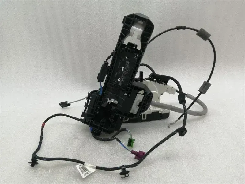 Mercedes SL R231 FRH door lock A2047203635 door lock front right