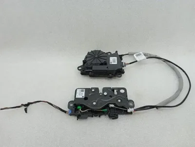 BMW Seria 3 M3 G80 G20 Zamek bagażnika 744101412 Zamek klapy tylnej