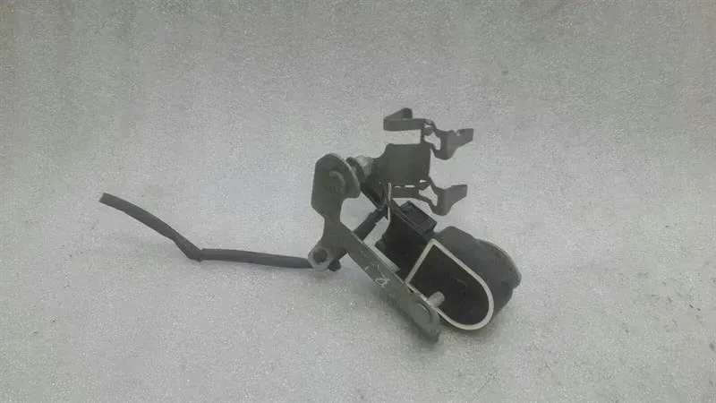 Mercedes E Class W238 Xenon Level Sensor A0009053704 Level Sensor Front Right