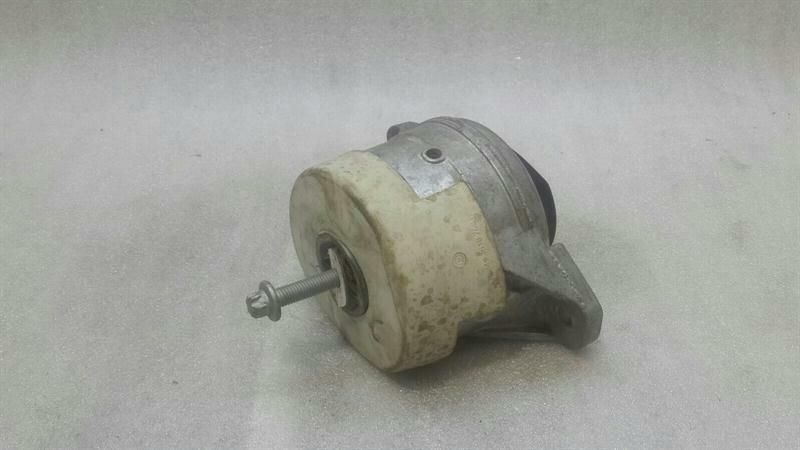 Mercedes E Class W238 Left Engine Mount A2052401000 Engine Mount Left