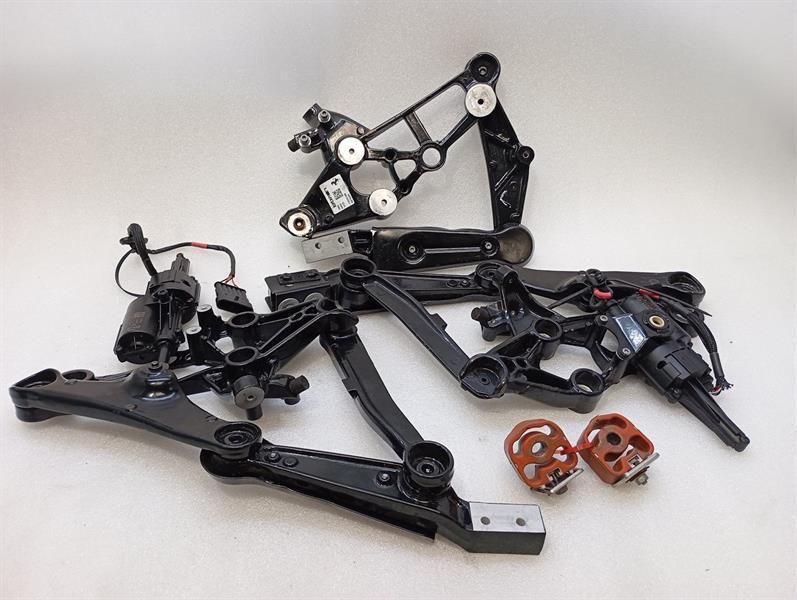 FERRARI 296 GTB 296GTB F171 SPOILER HINGE 1733020 HINGE DEFECTS