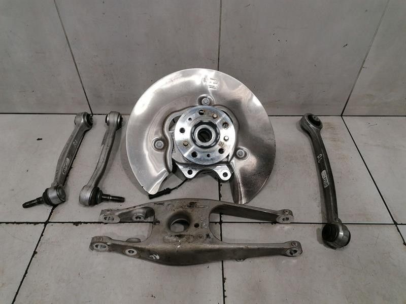 BMW M3 G81 G82 M4 LCI Left Rear Hub 33 30 8095657 Wheel Bearing Housing Rear Left