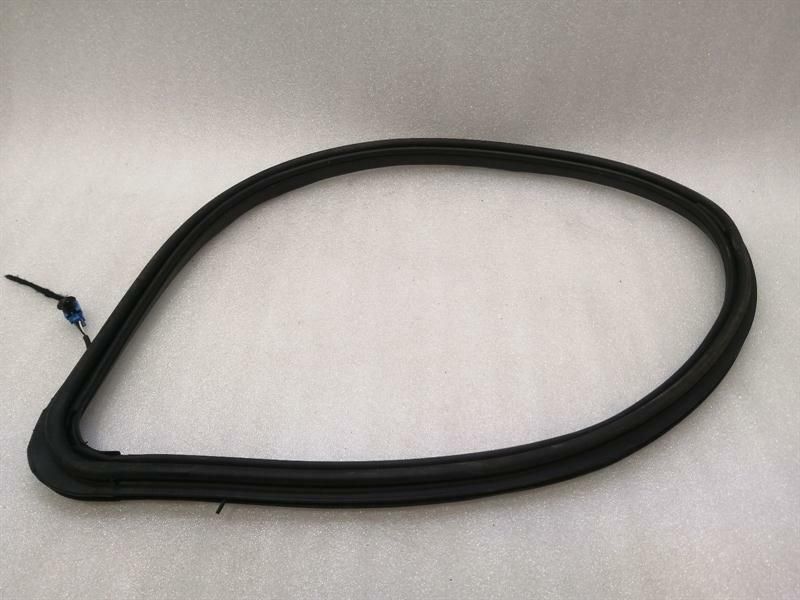 Mercedes GLS X166 RRH Quarter Glass Seal A1668210271 Window Gasket Re