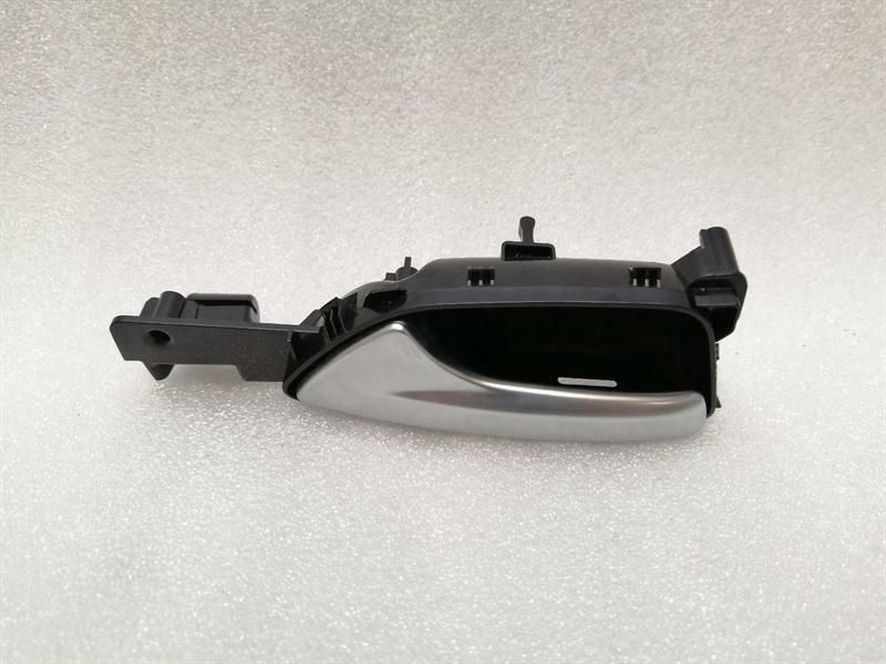 Mercedes GLS 350D Left Door Inner Handle A1667600561 Interior Door Handle