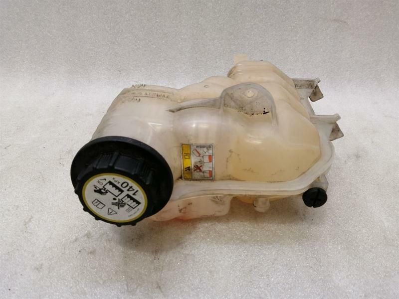 Range Rover Sport L494 Expansion Tank CPLA-8A080-AA Balancing Tank Cooling Water