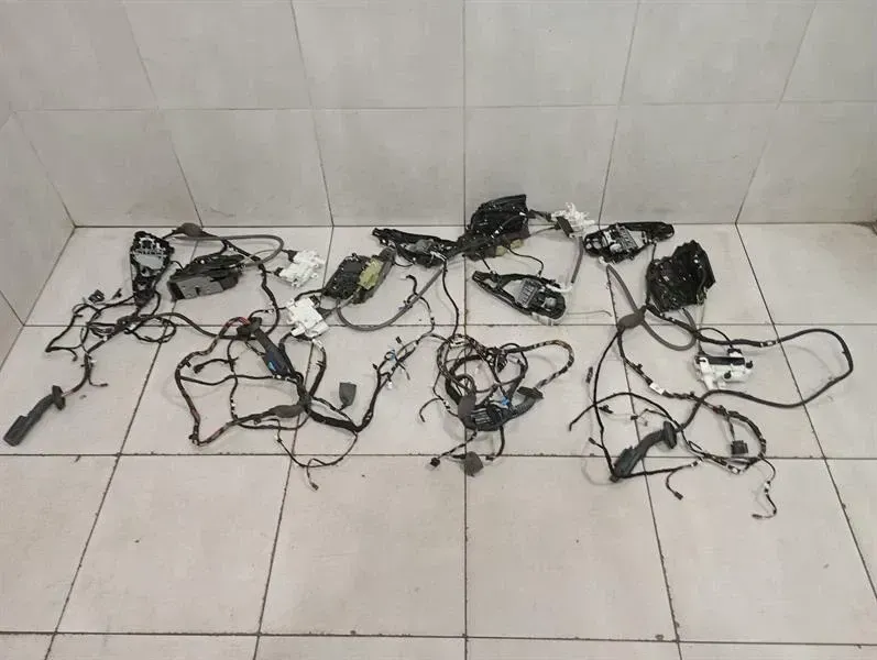 BMW 7 SERIES G11 DOOR LOCK 7477712 SOFT CLOSE SET RHD