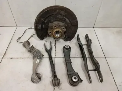 BMW 7er G11 Radnabe hinten links 6865661 SET SET Radlagergehäuse hinten links