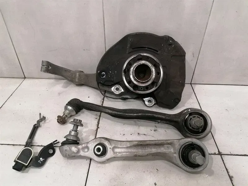 Mercedes S-Class W222 Right Front Hub A2223322001 Wheel Bearing Housing Front Right