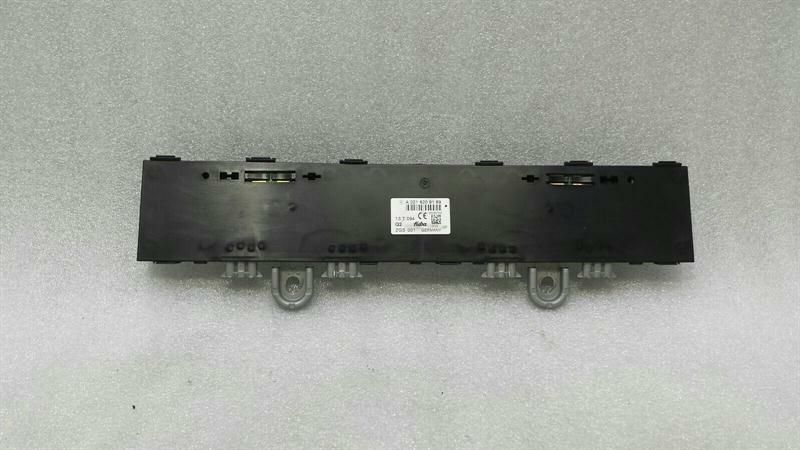 Mercedes S-Class W221 Aerial / Antenna A2218209189 Antenna Booster