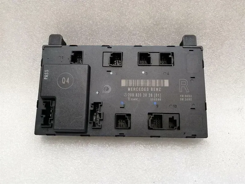Mercedes CLK W209 Right Door Module A20982026 Door Control Unit Right