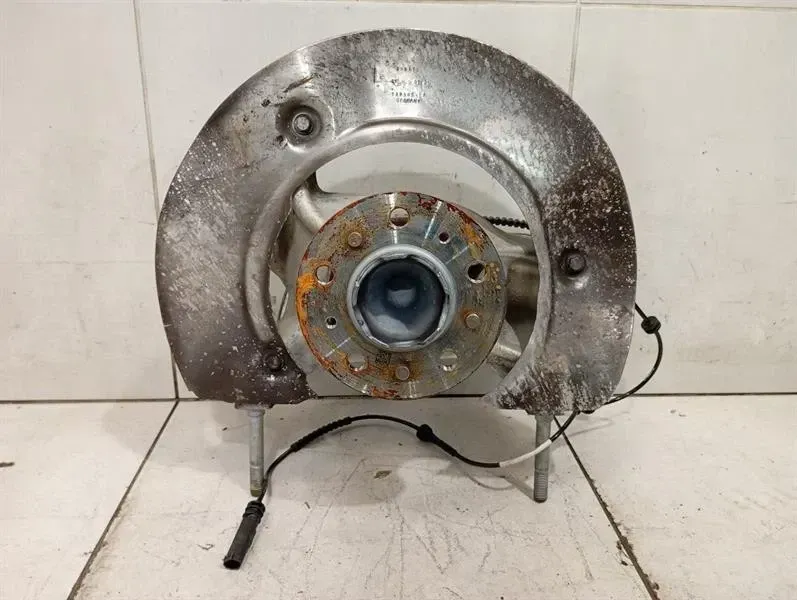 BMW 4 M4 G82 G22 RWD Left Front Hub 31 20 8095663 Wheel Bearing Housing Front Left