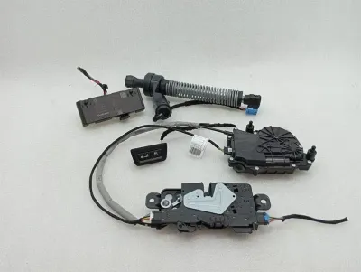 BMW 4 M4 G82 G22 Boot Lock Set 163672 Tailgate Lock
