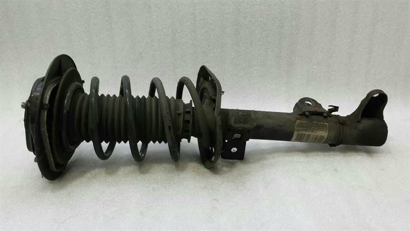 Mercedes E Class W212 Shock Absorber Front Right A2123235600 Front Shock Absorber